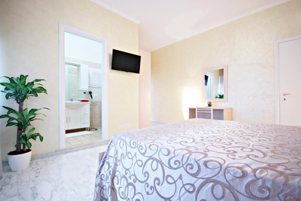 Holiday And Guest house