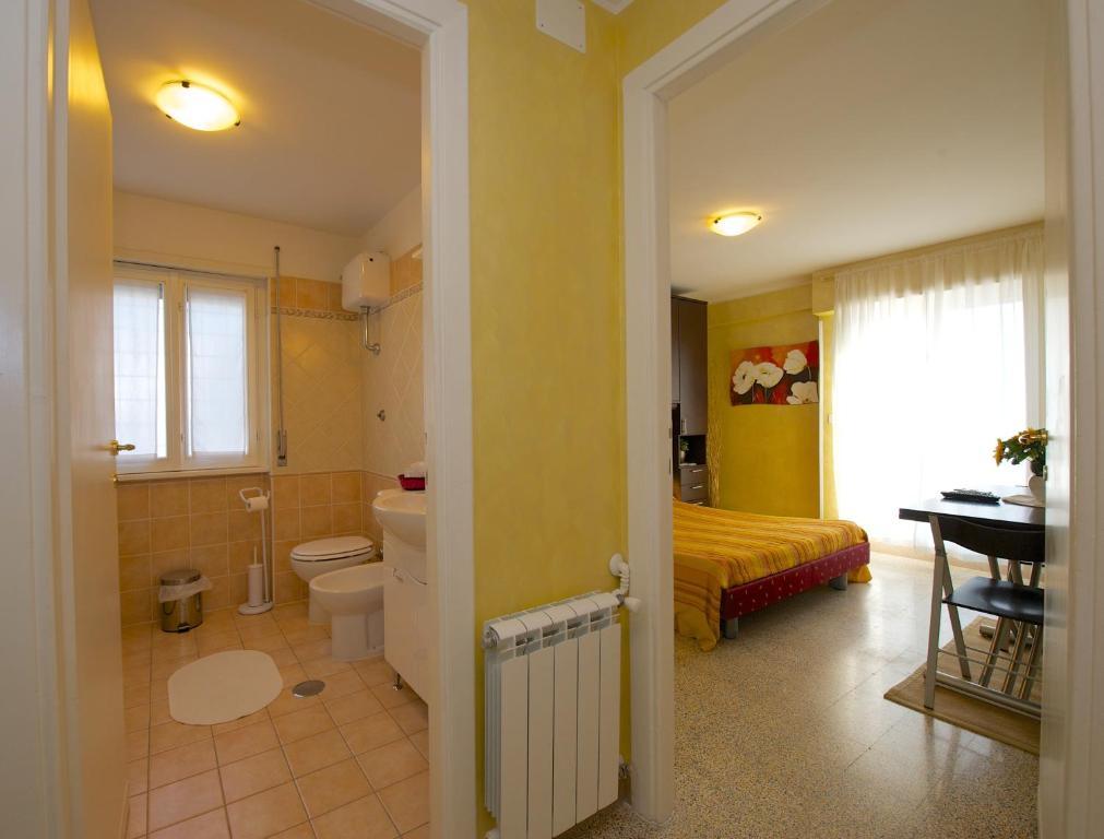 Holiday And Guest house